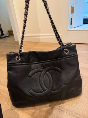 Authentic CHANEL Black Quilted CC Logo Chain Strap Tote
